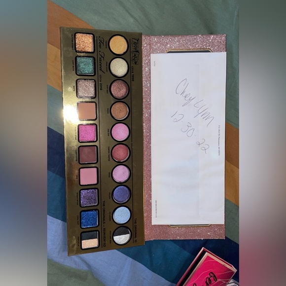 Eyeshadow palettes - Picture 2 of 12